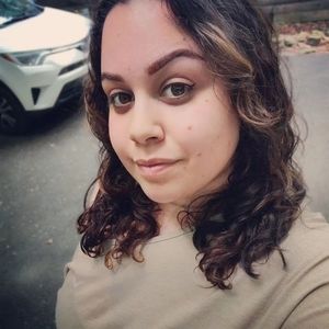 Meet your Posher, Nicole